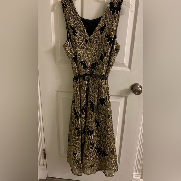 White House Black Market black & gold dress size 12 - Picture 4 of 4